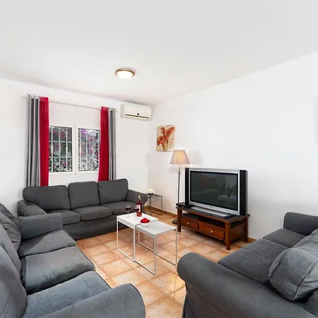 Villa Castillo By Puerto del Carmen (Lanzarote)