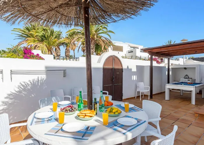 فيلة Castillo By *