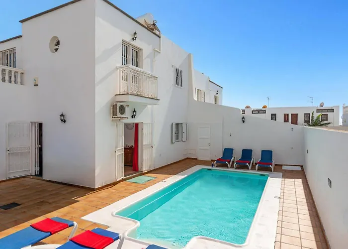 Castillo By Villa Puerto del Carmen (Lanzarote)